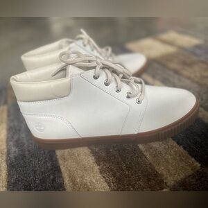 NWOT TIMBERLAND WOMEN BOOTS Size 11